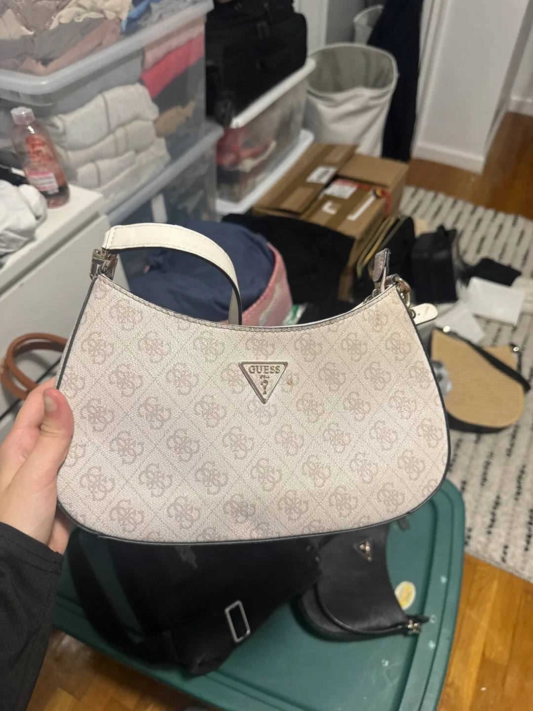 Guess Shoulder Bag