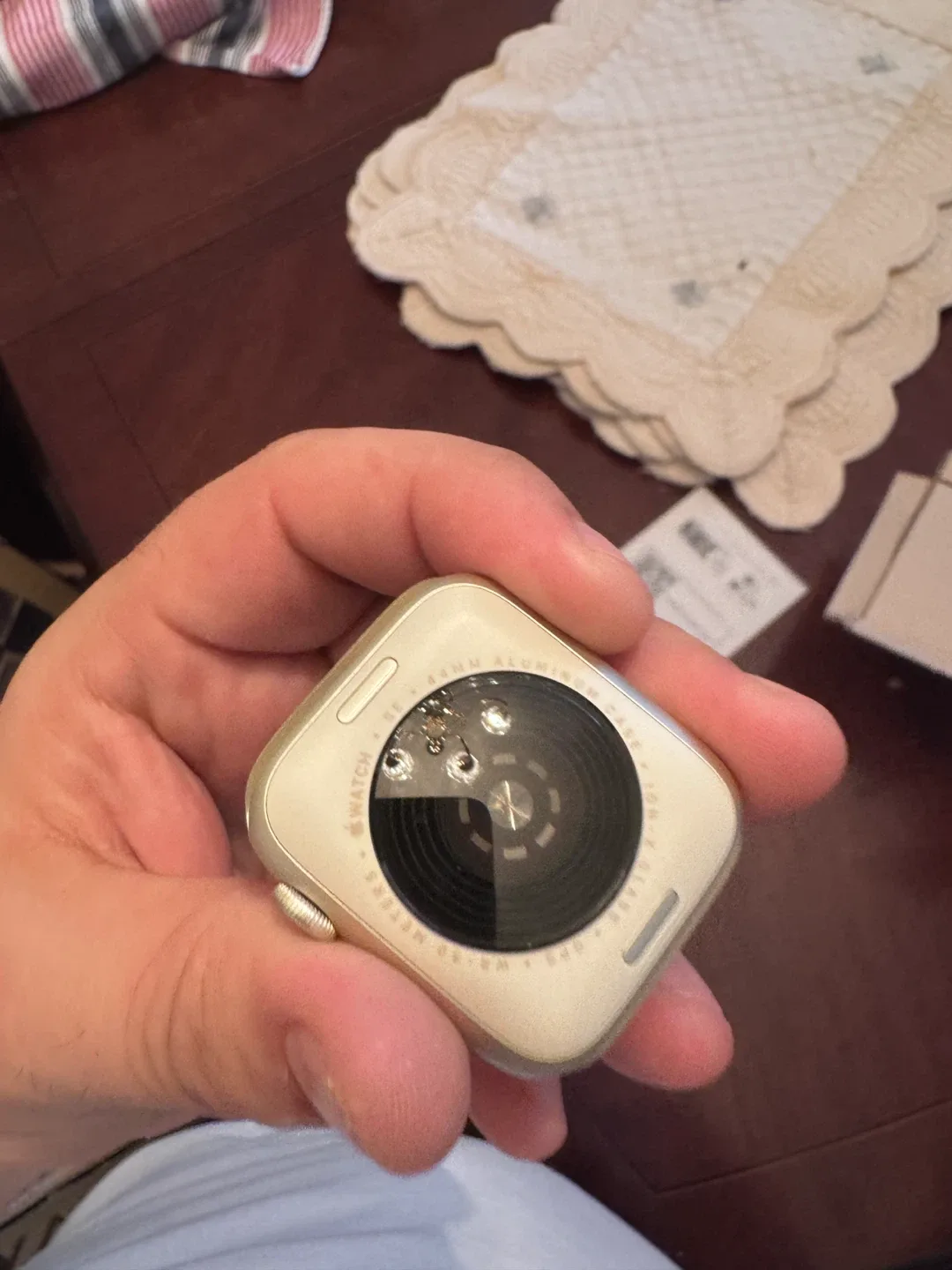 Apple Watch SE 4 GPS 44mml Apple Watch with Black Band image indicator(4)