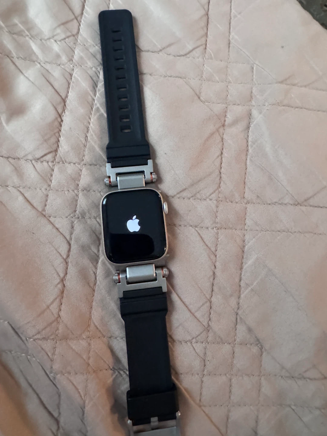 Apple Watch SE 4 GPS 44mml Apple Watch with Black Band - photo 2