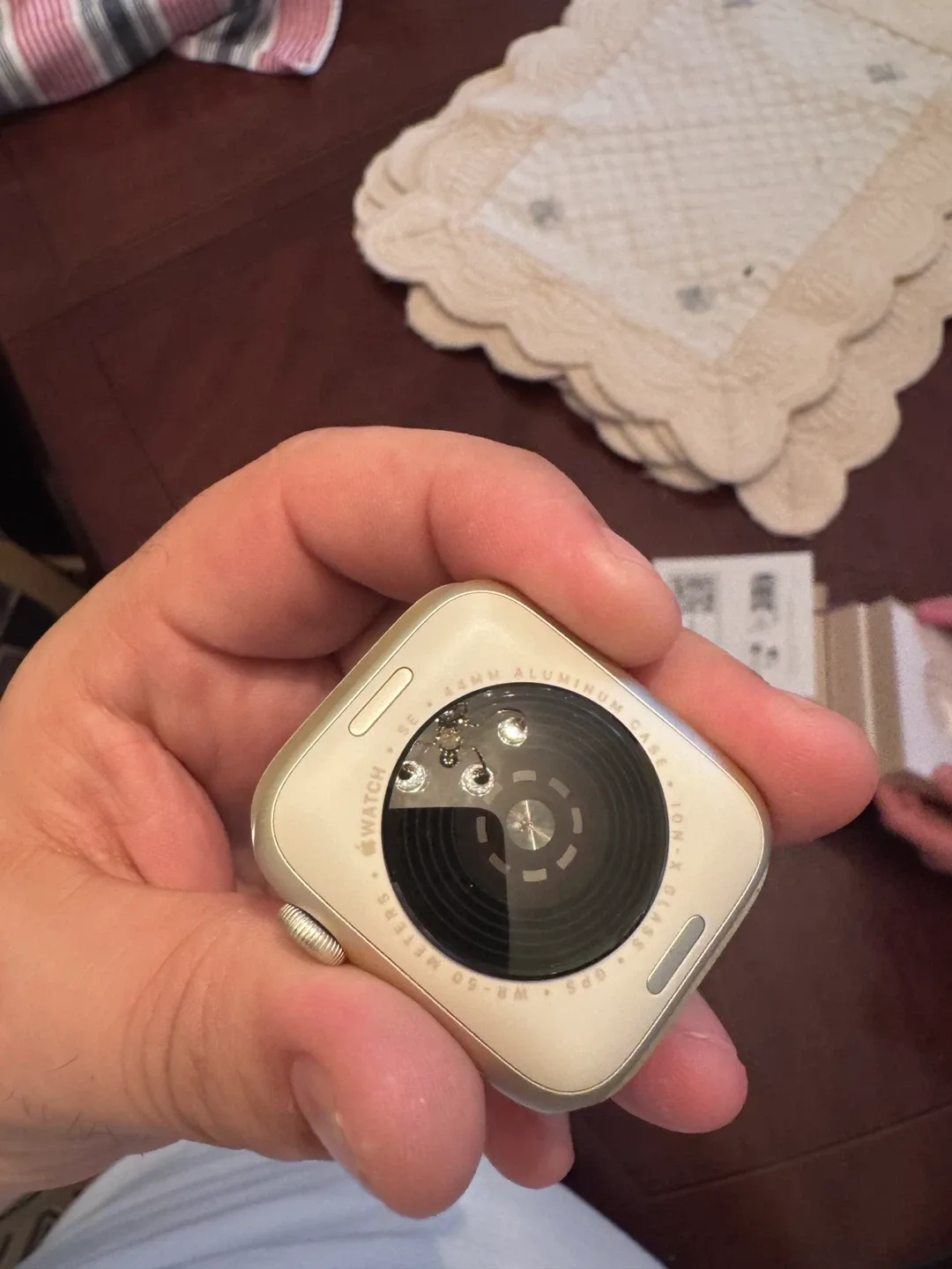 Apple Watch SE 4 GPS 44mml Apple Watch with Black Band image indicator(3)