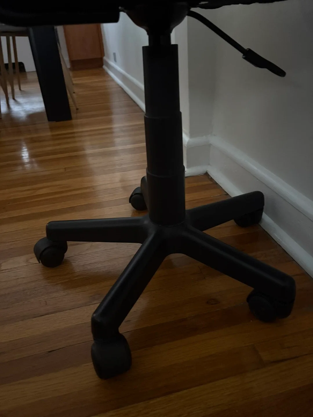 Black Mesh Office Chair image indicator(4)