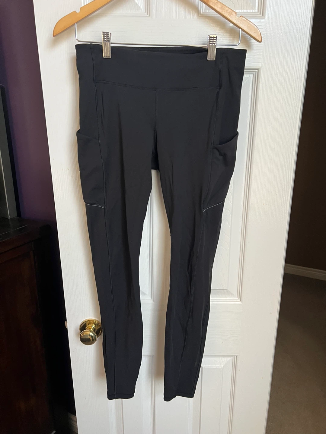 size 8 black full length lulu leggings with pockets