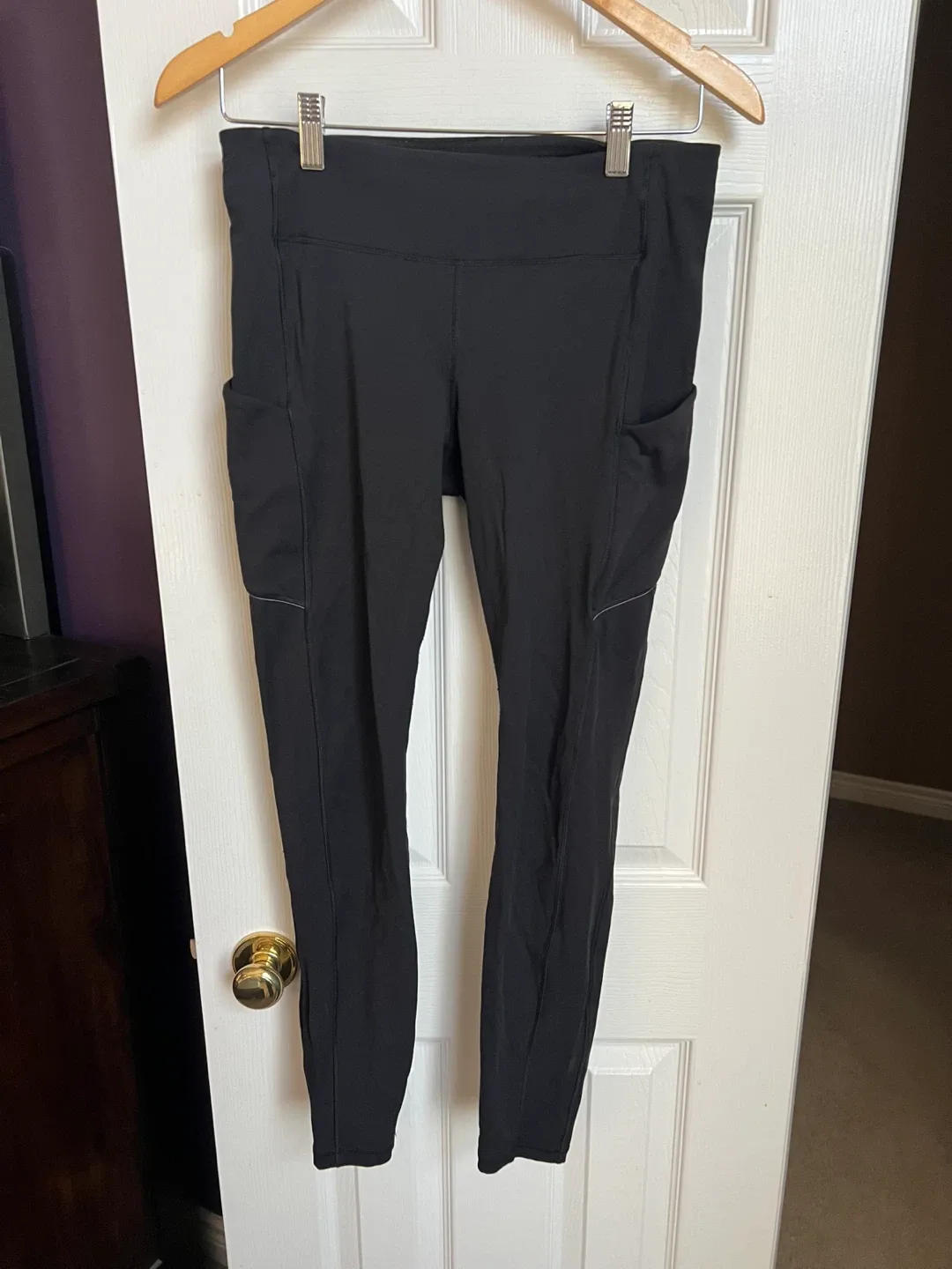 size 8 black full length lulu leggings with pockets