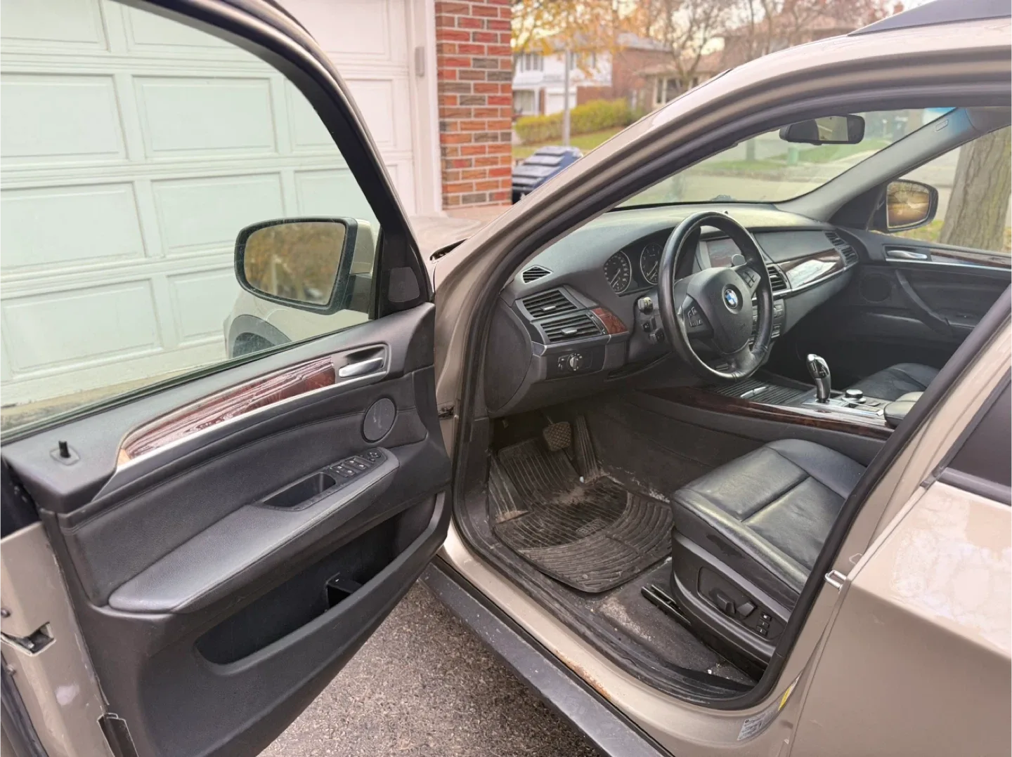 BMW X5 SUV image indicator(9)