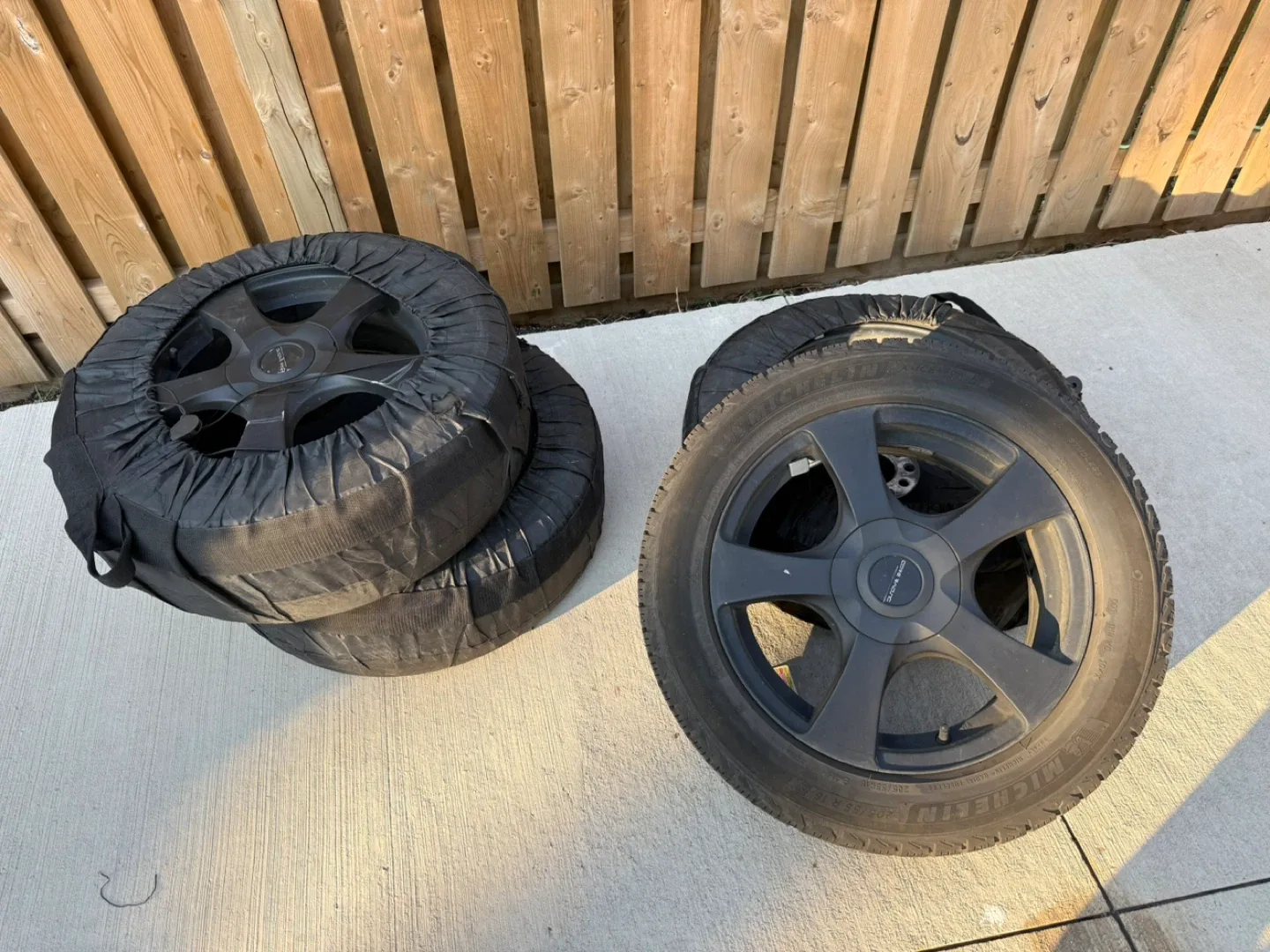 Michelin 205/55R16 Winter Tires on Rims image indicator(3)