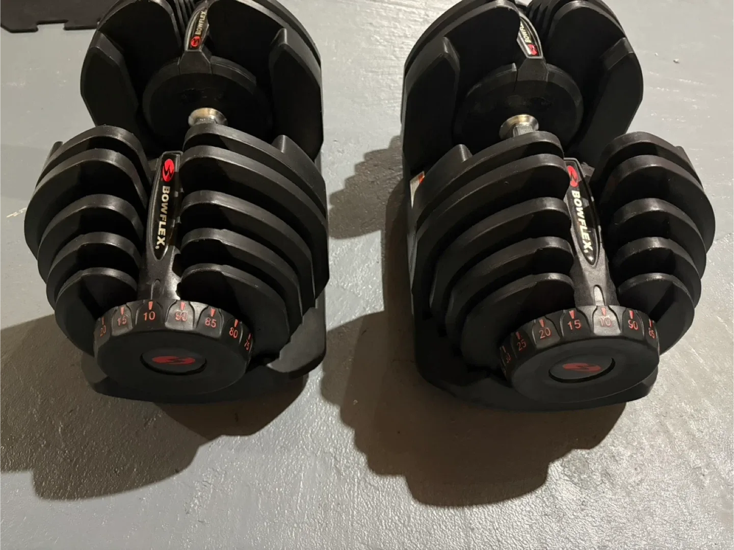 Bowflex SelectTech Adjustable Dumbbells - Pair image indicator(3)