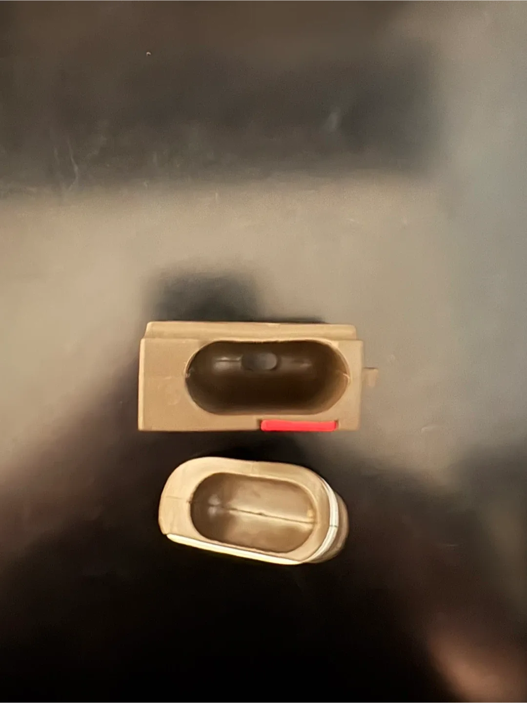 Nike Air Jordan 1 Travis Scott AirPod Gen 1 case image indicator(2)