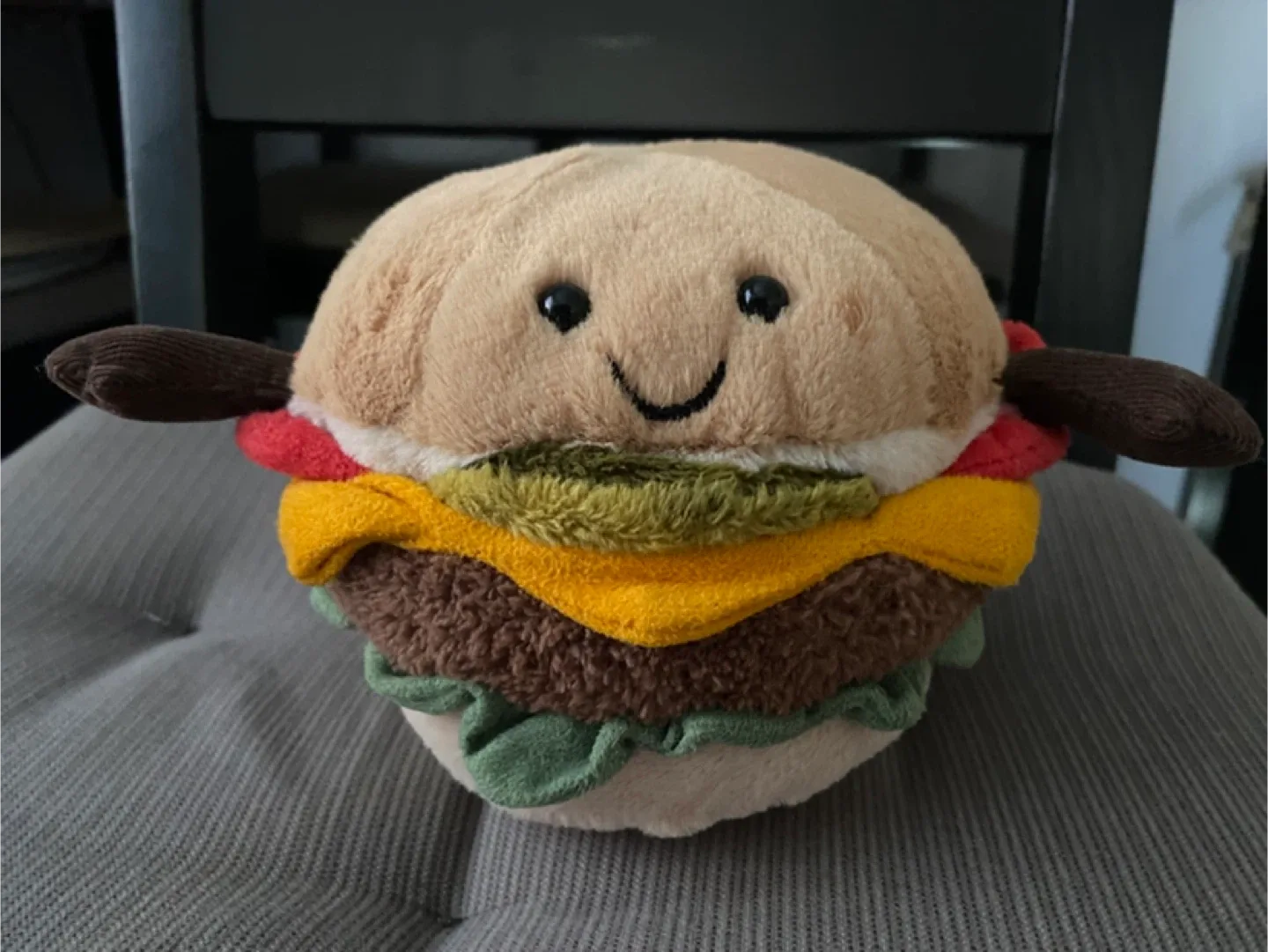 NEW! Jellycat Amuseables Burger Plush Toy with Tags! image indicator(4)