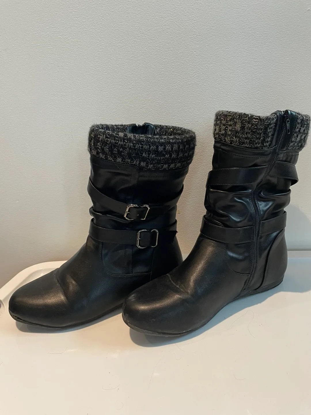 Boots with fuzzy liner