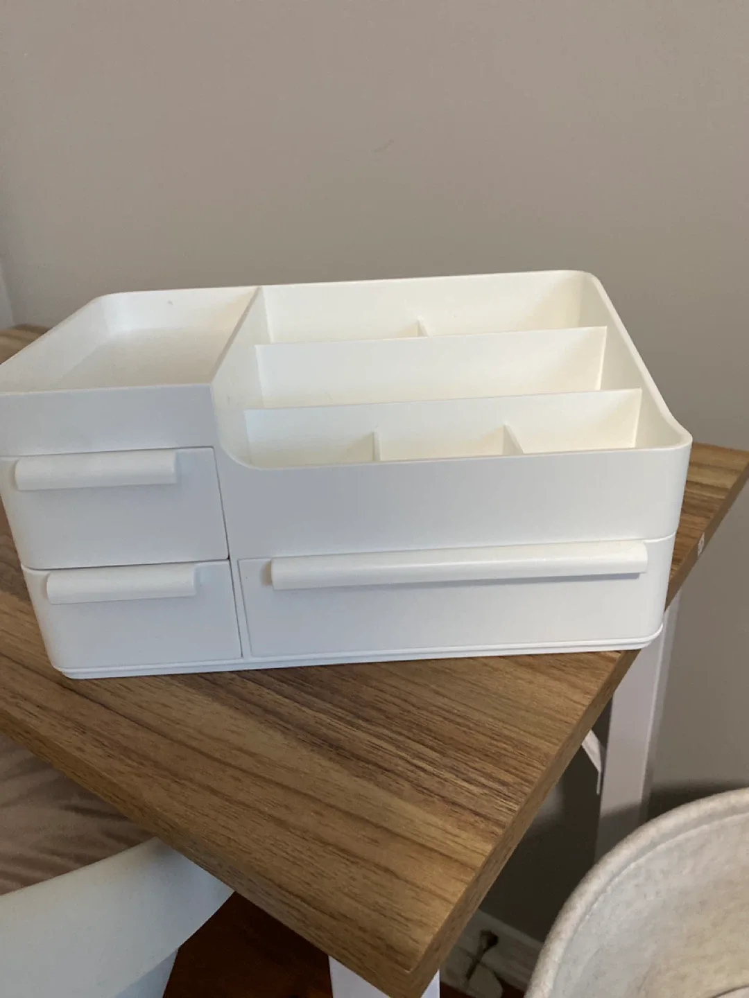 White Plastic Makeup Organizer