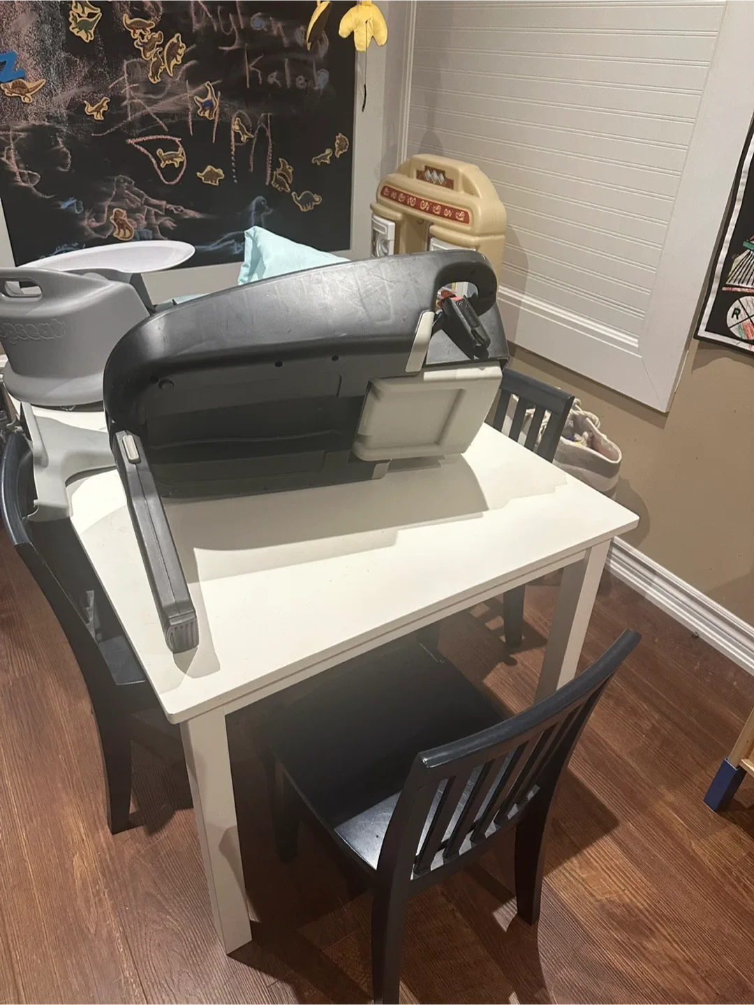 Maxi-Cosi Mico Infant Car Seat Base image indicator(2)