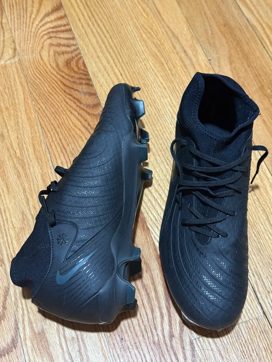 Nike Phantom Luna Soccer Cleats - Black image indicator(3)