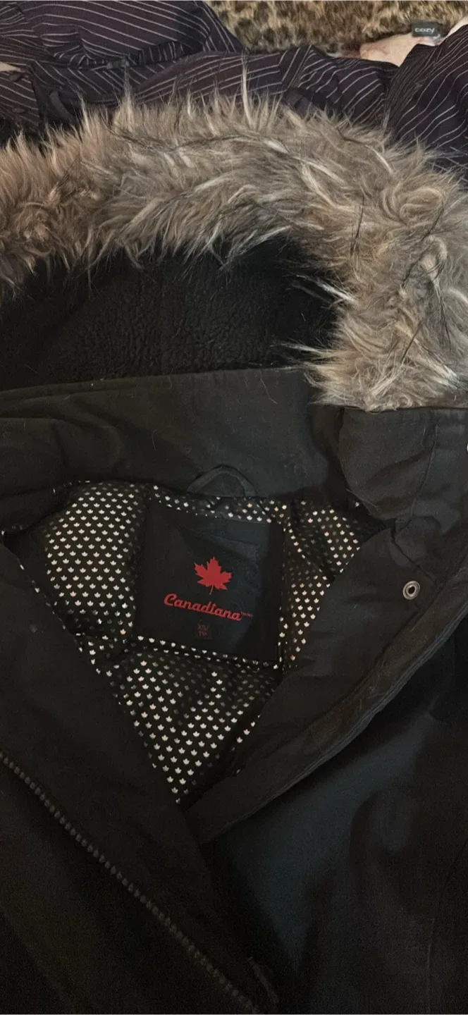 Canadiana Black Winter Jacket image indicator(2)