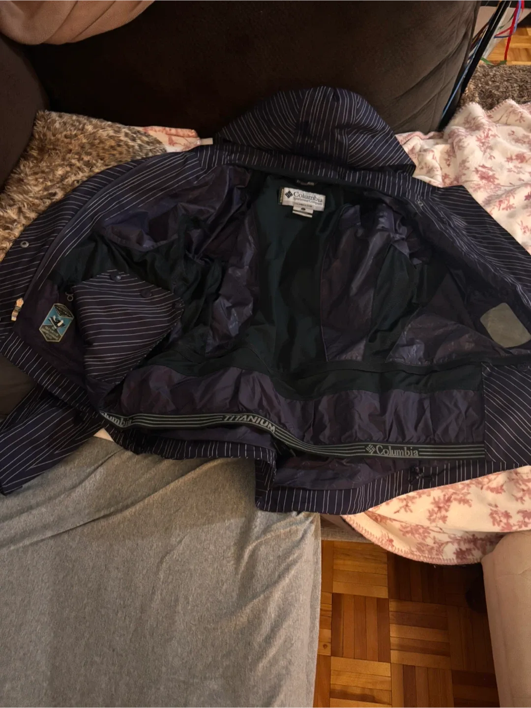 Columbia Titanium Jacket image indicator(3)