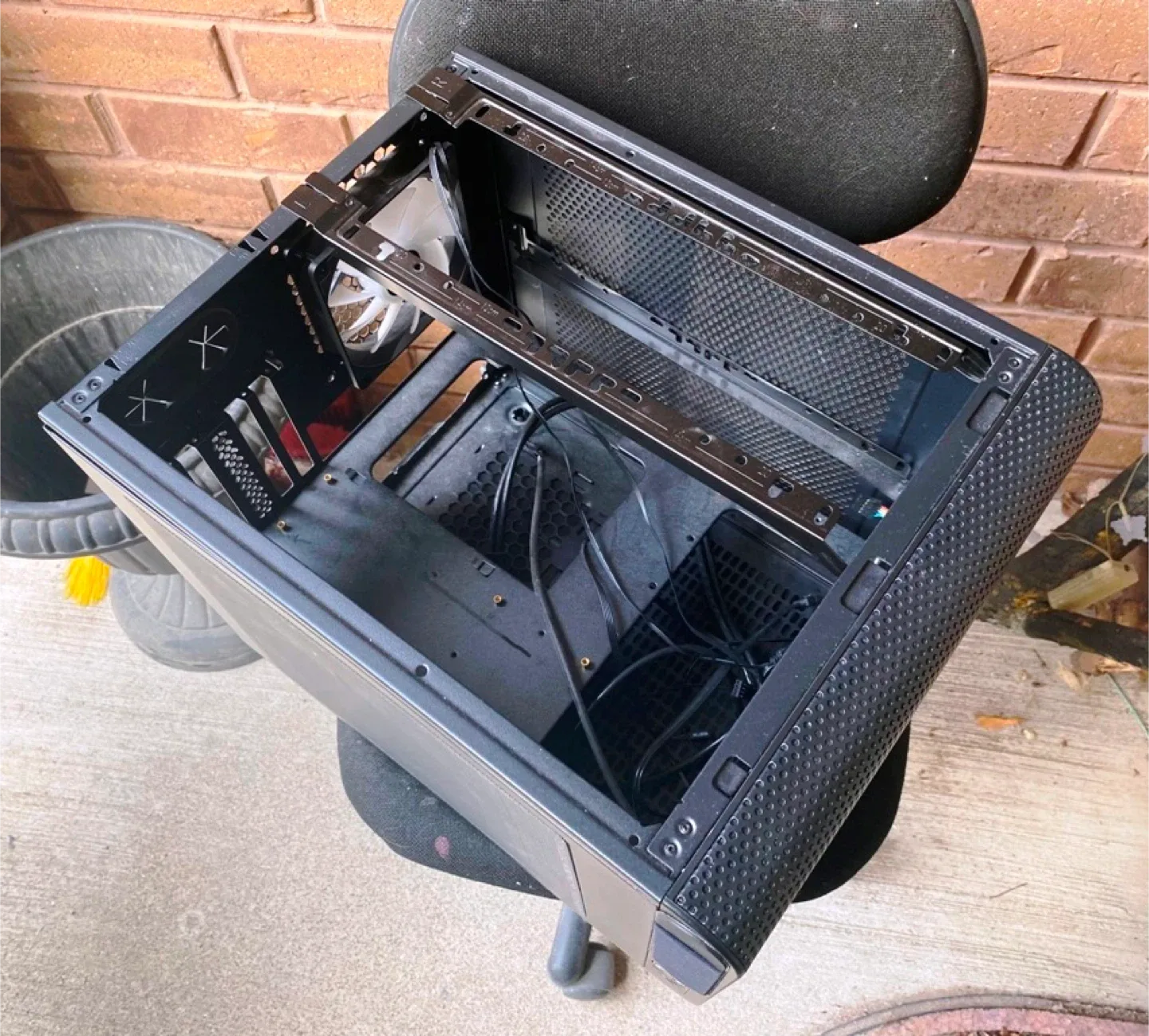 ThermalTake Core V21Cube Casing image indicator(3)