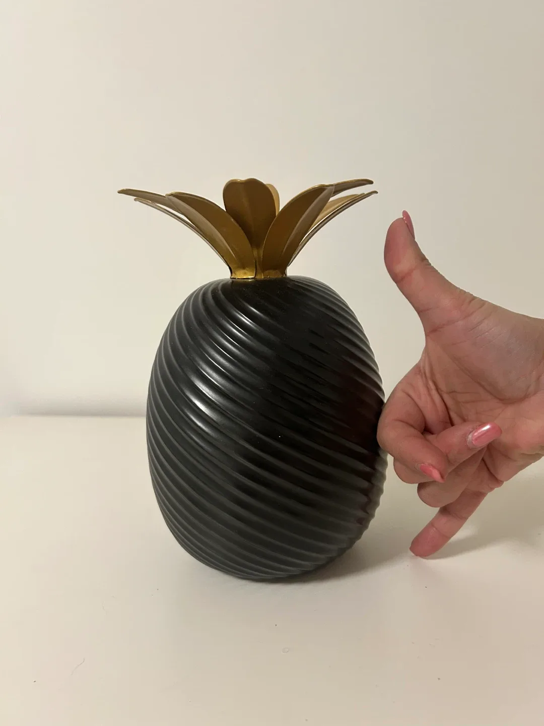Black Pineapple Decor Accent image indicator(3)