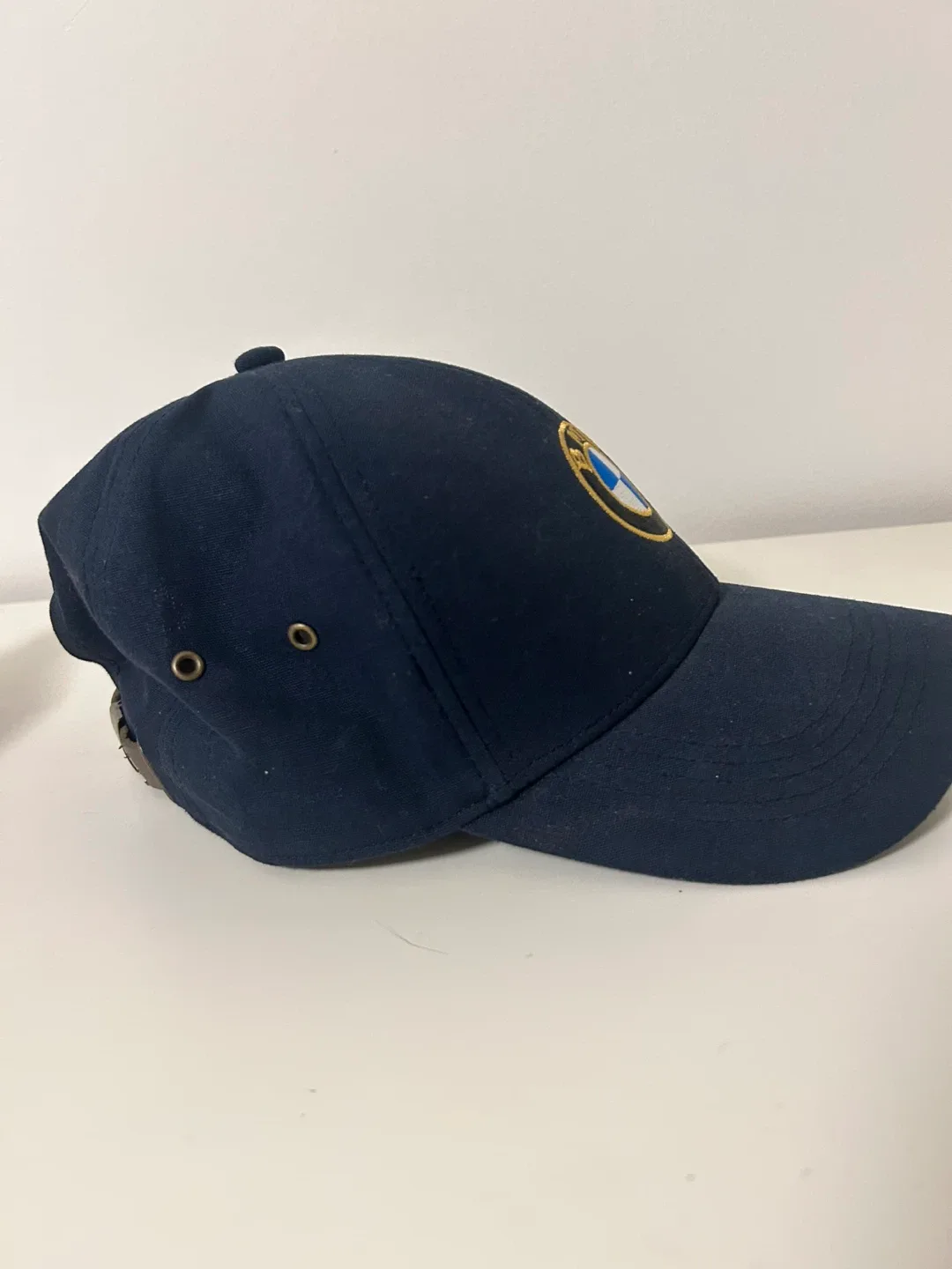 BMW  Key Holder & Classic Navy Blue Cap image indicator(6)