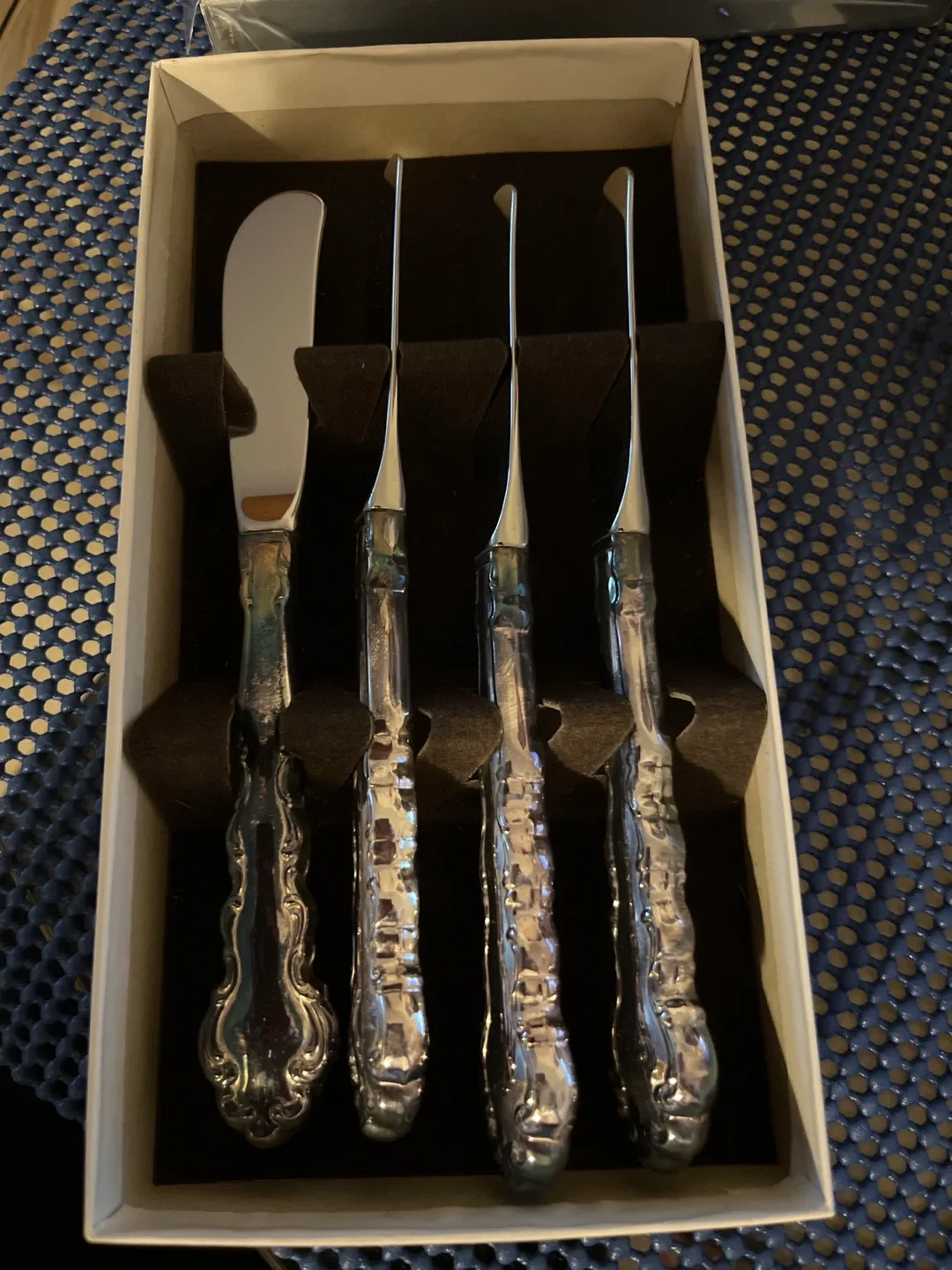 Oneida Modern Baroque Butter Spreaders - New in Box