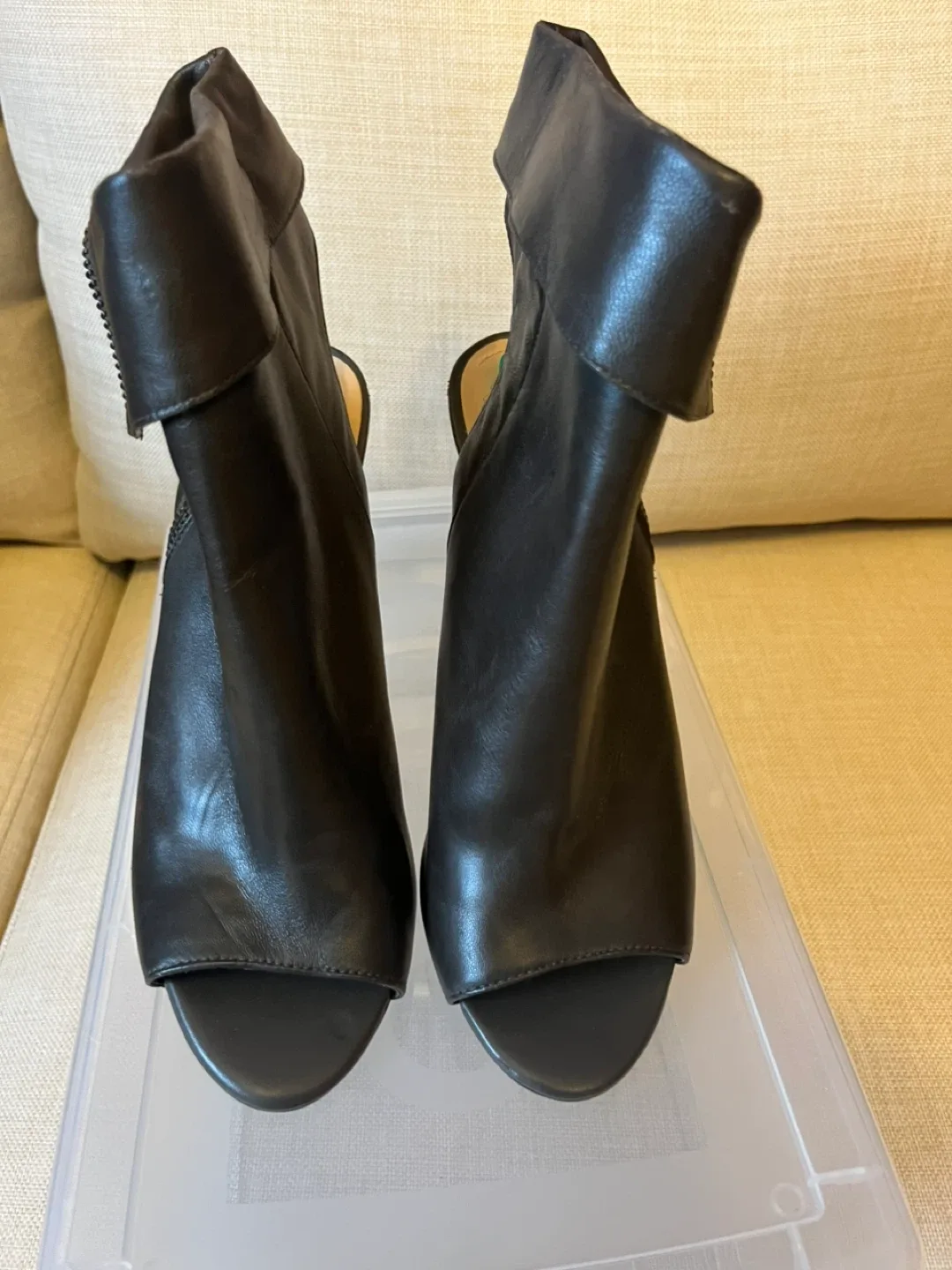 Vince Camuto Greyish Black Leather Heels - Size 8