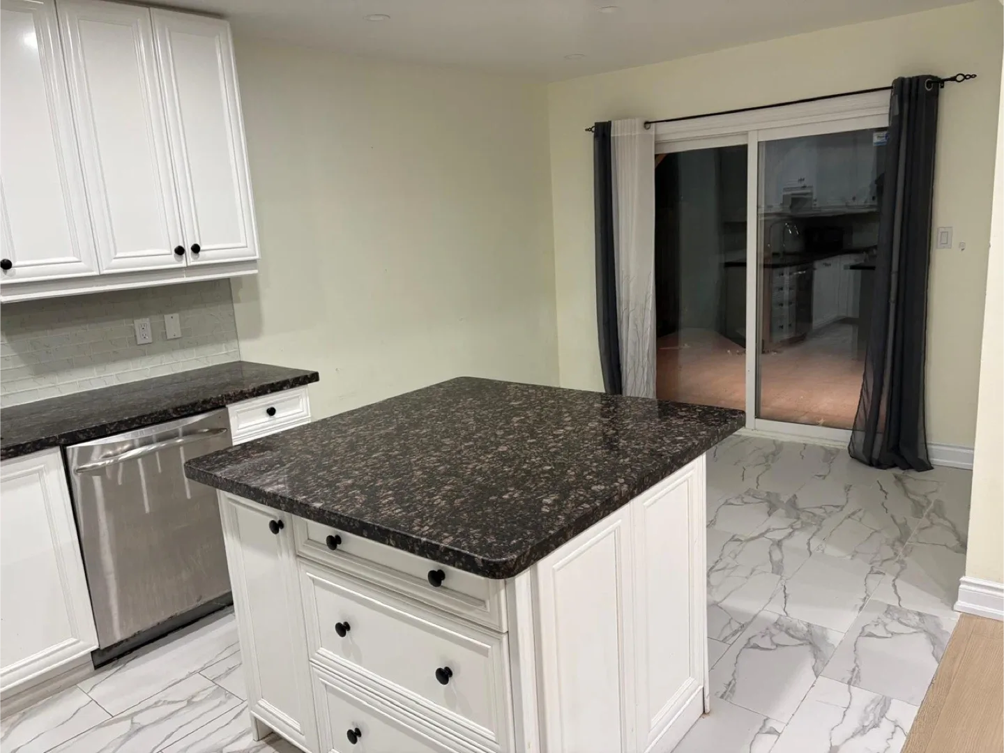 Home for rent image indicator(8)