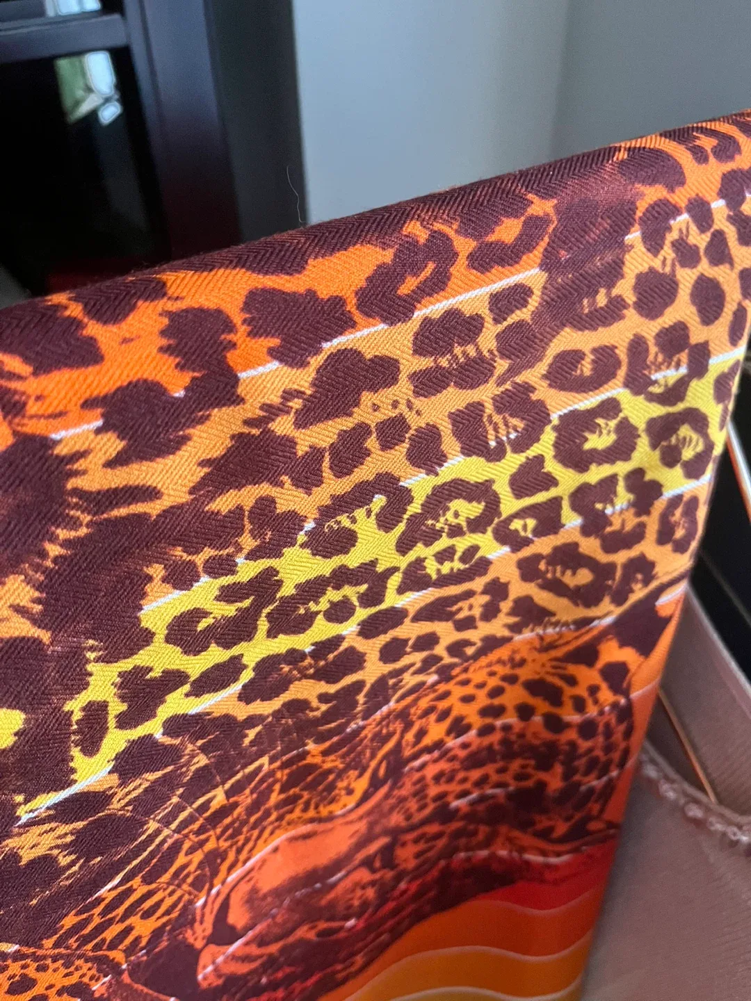 Orange Patterned Scarf - 70% Cachemire, 30% Soie image indicator(2)