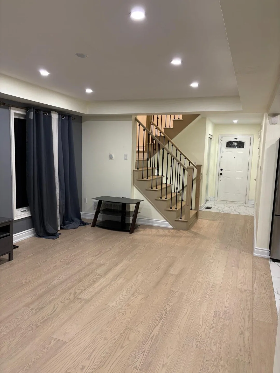 Home for rent image indicator(10)