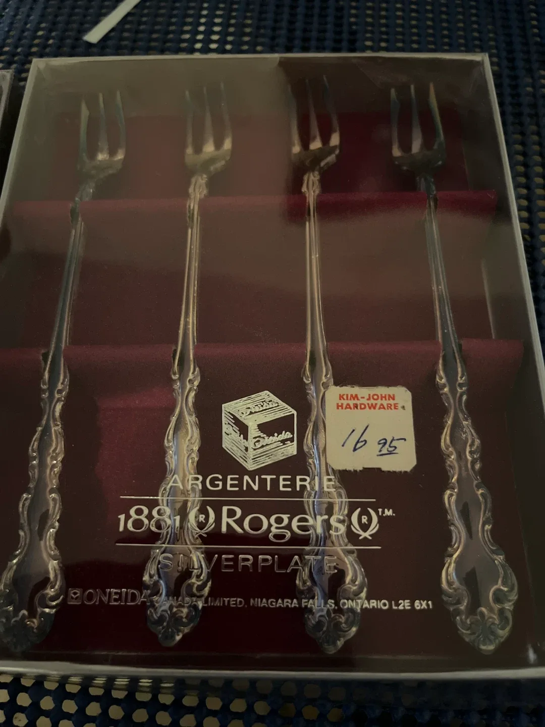 Oneida Rogers Silverplate Forks (Set of 4) image indicator(3)