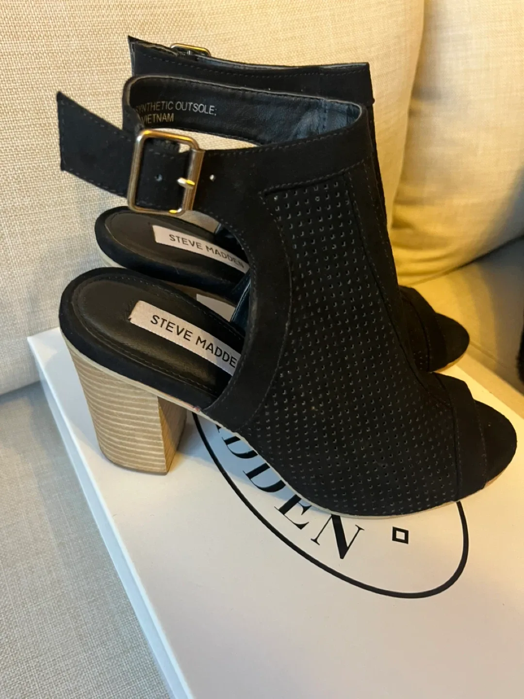 Steve Madden Black Suede Heels - Size 8 image indicator(2)