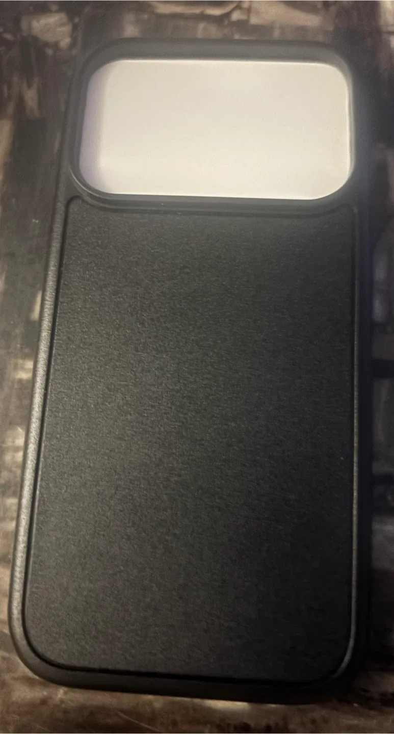 Otterbox For iPhone 17 pro image indicator(2)