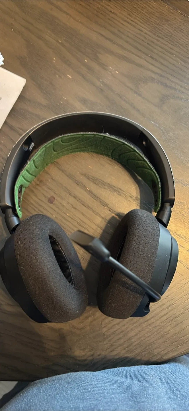 Arctis  7x Gaming Headset image indicator(2)