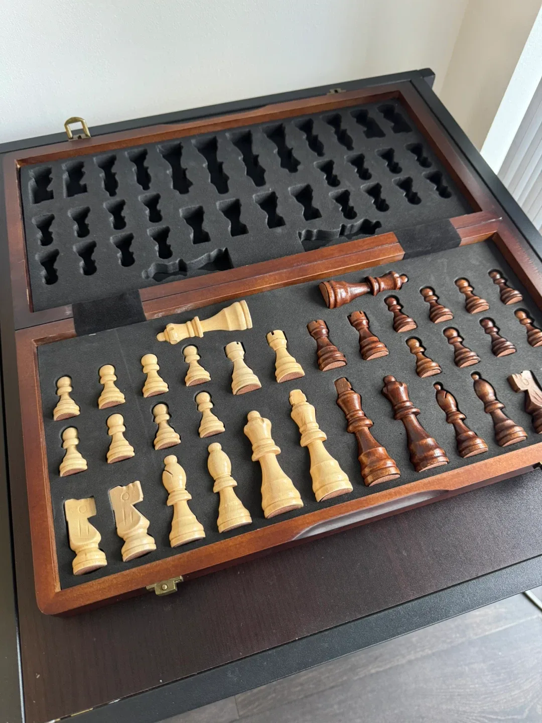 Wooden Chess Set with Storage Case image indicator(2)