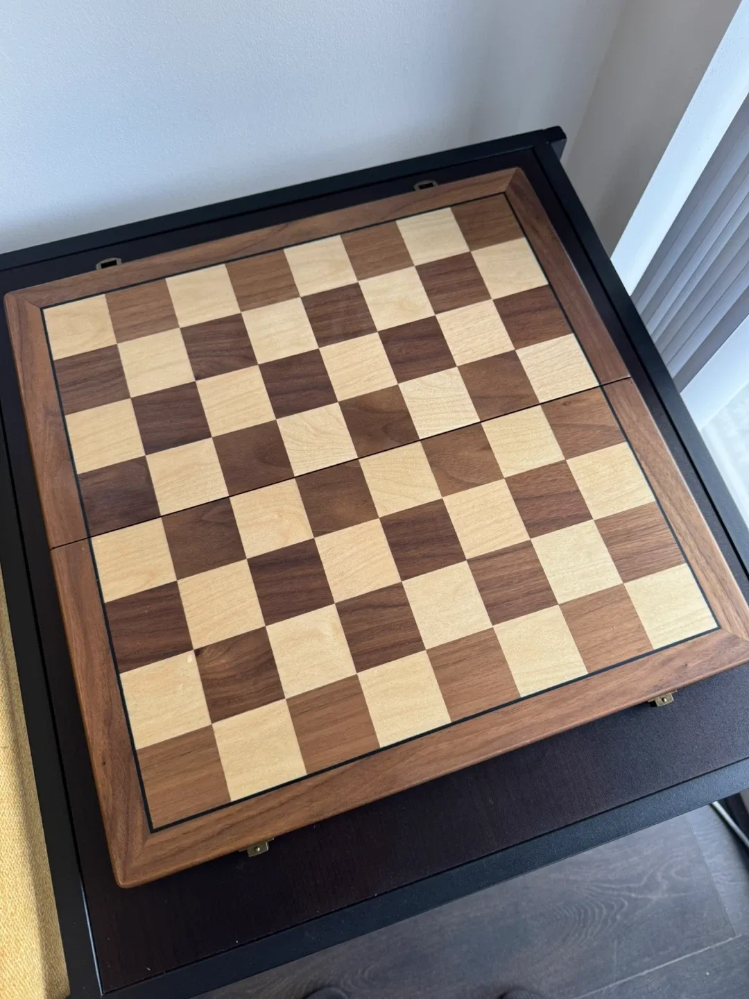 Wooden Chess Set with Storage Case image indicator(3)