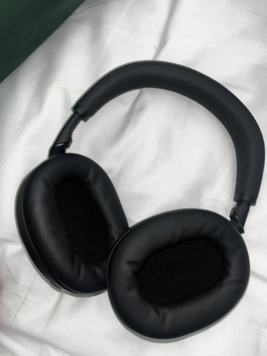 Sony WH-1000XM6 Wireless Noise Cancelling Headphones - Black image indicator(2)