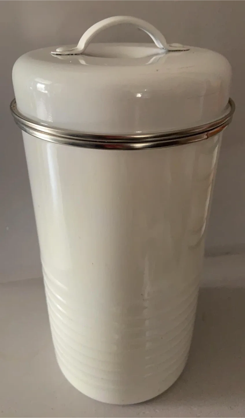 White Pasta Canister with Lid image indicator(2)