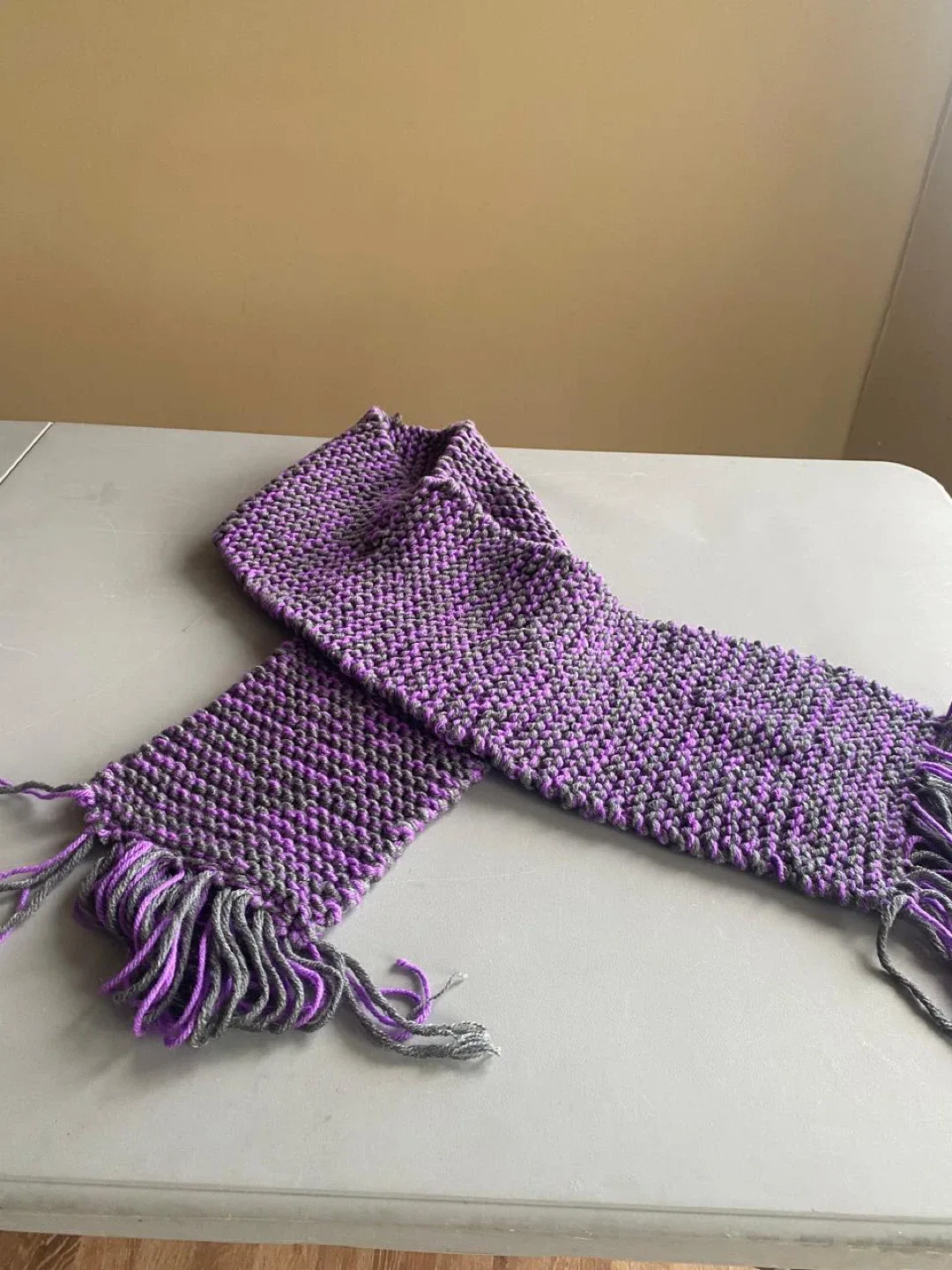 Handmade Knitted Scarf image indicator(3)