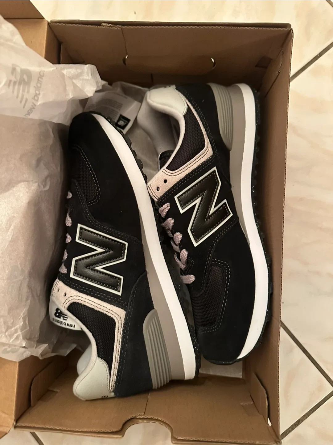 New Balance 574 Classic Black Sneakers size 8 image indicator(5)