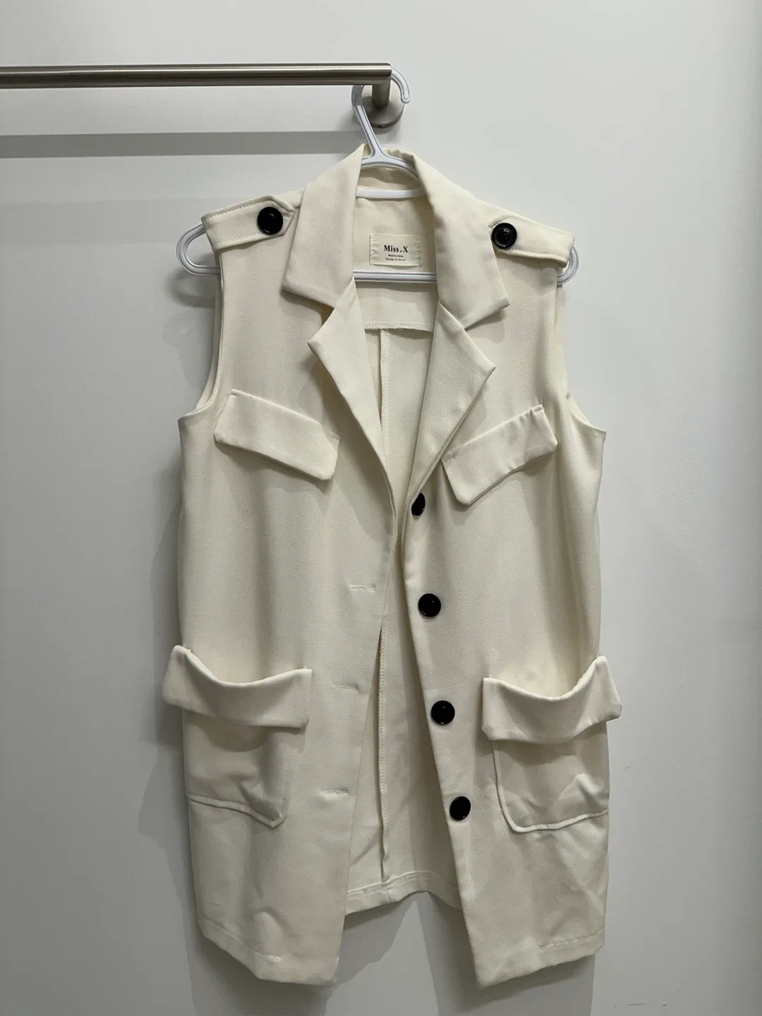 Miss.X Sleeveless Vest - Size Small