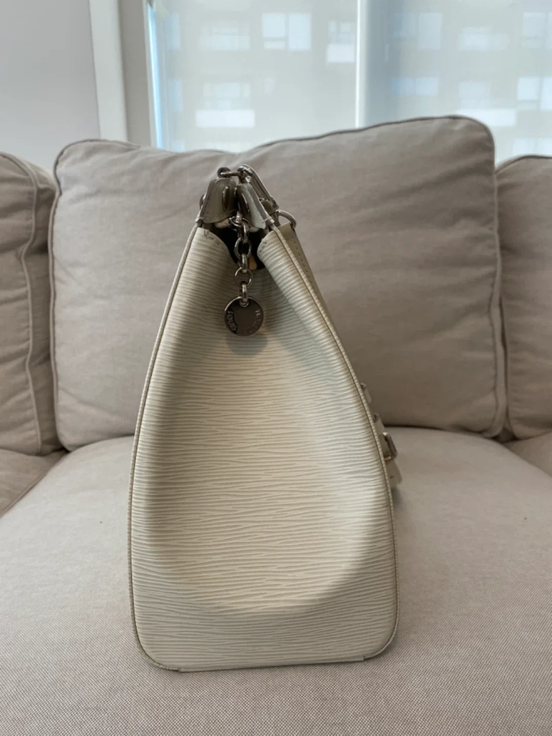 Louis Vuitton Epi Leather Pont-Neuf PM Ivory