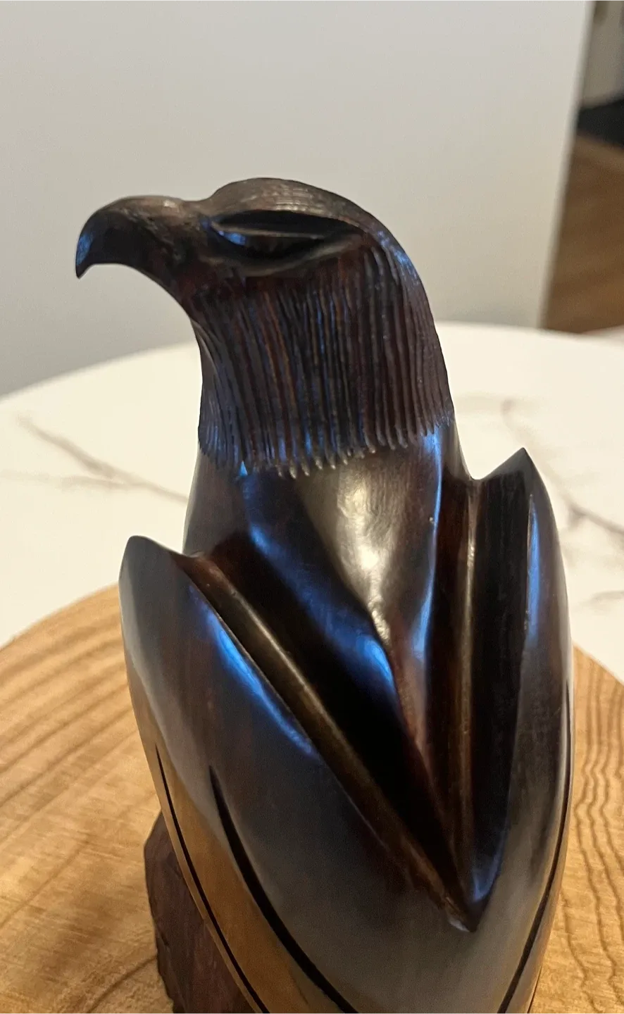 2 Wooden Eagle Carvings image indicator(8)