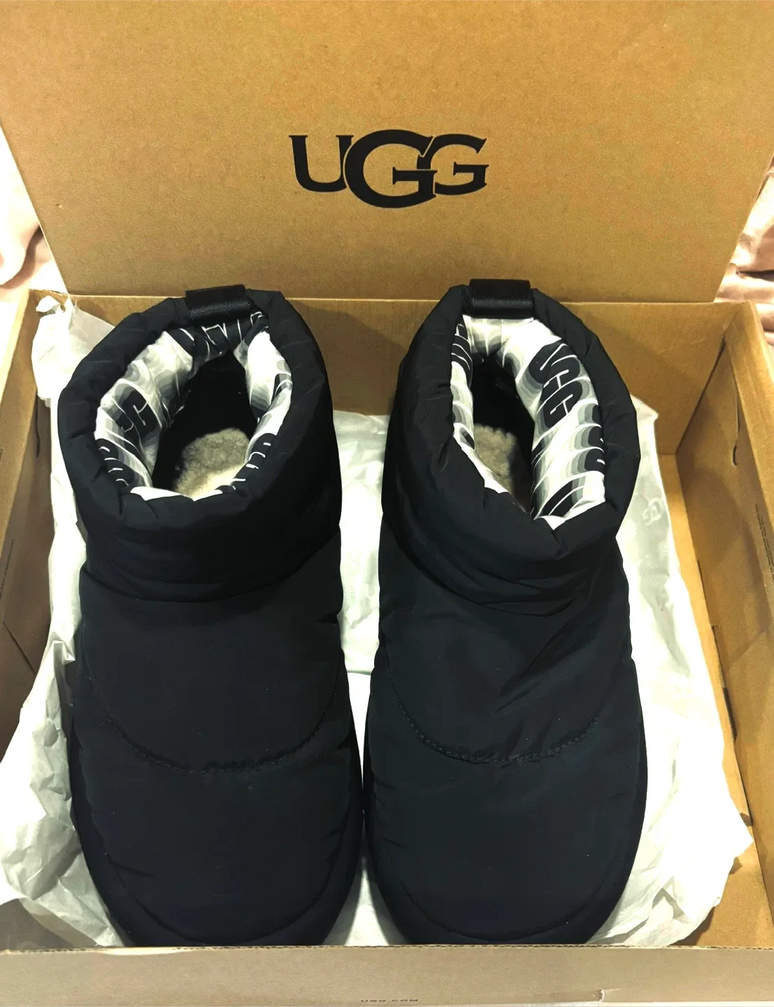 UGG Maxi Mini Black Slip on Winter Boots size 8