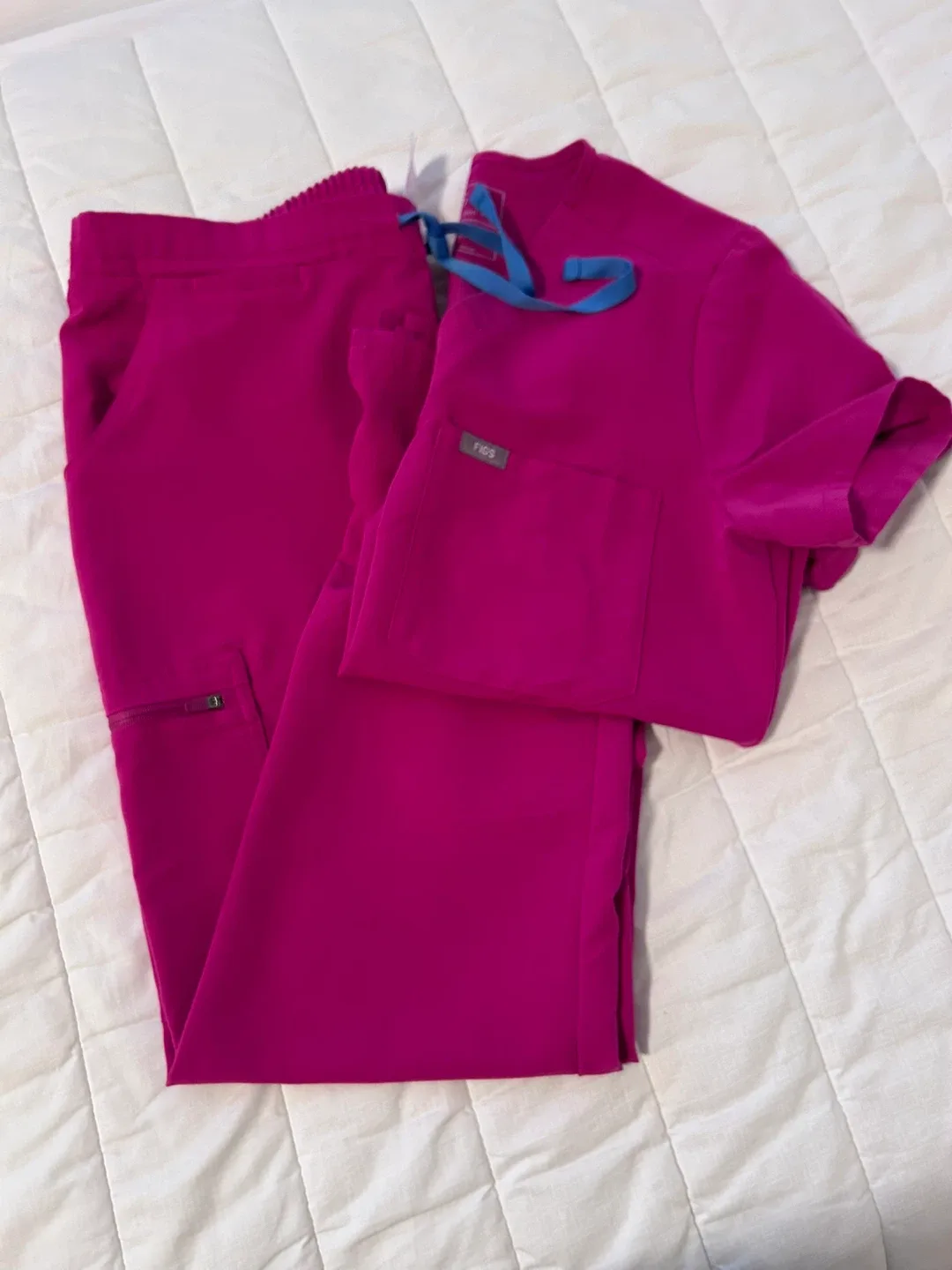 FIGS Scrub Set - Raspberry Sorbet