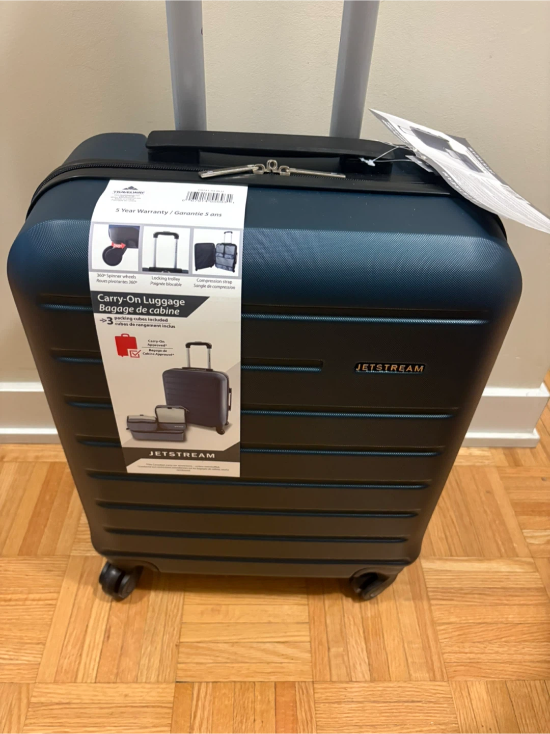JetStream 20-inch Carry-On Spinner Suitcase NEW