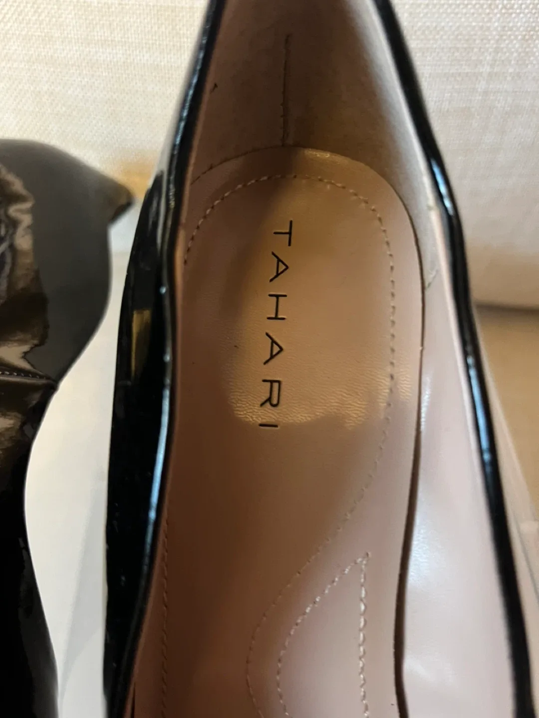 Tahari Black Patent Leather Heels image indicator(5)
