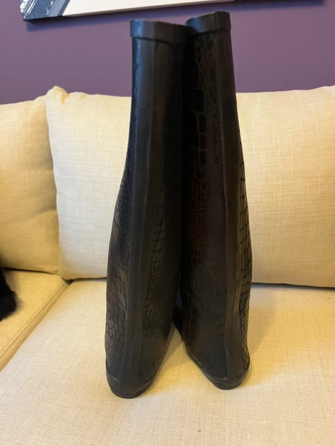 däv Black Rain Boots - Size 6 image indicator(4)