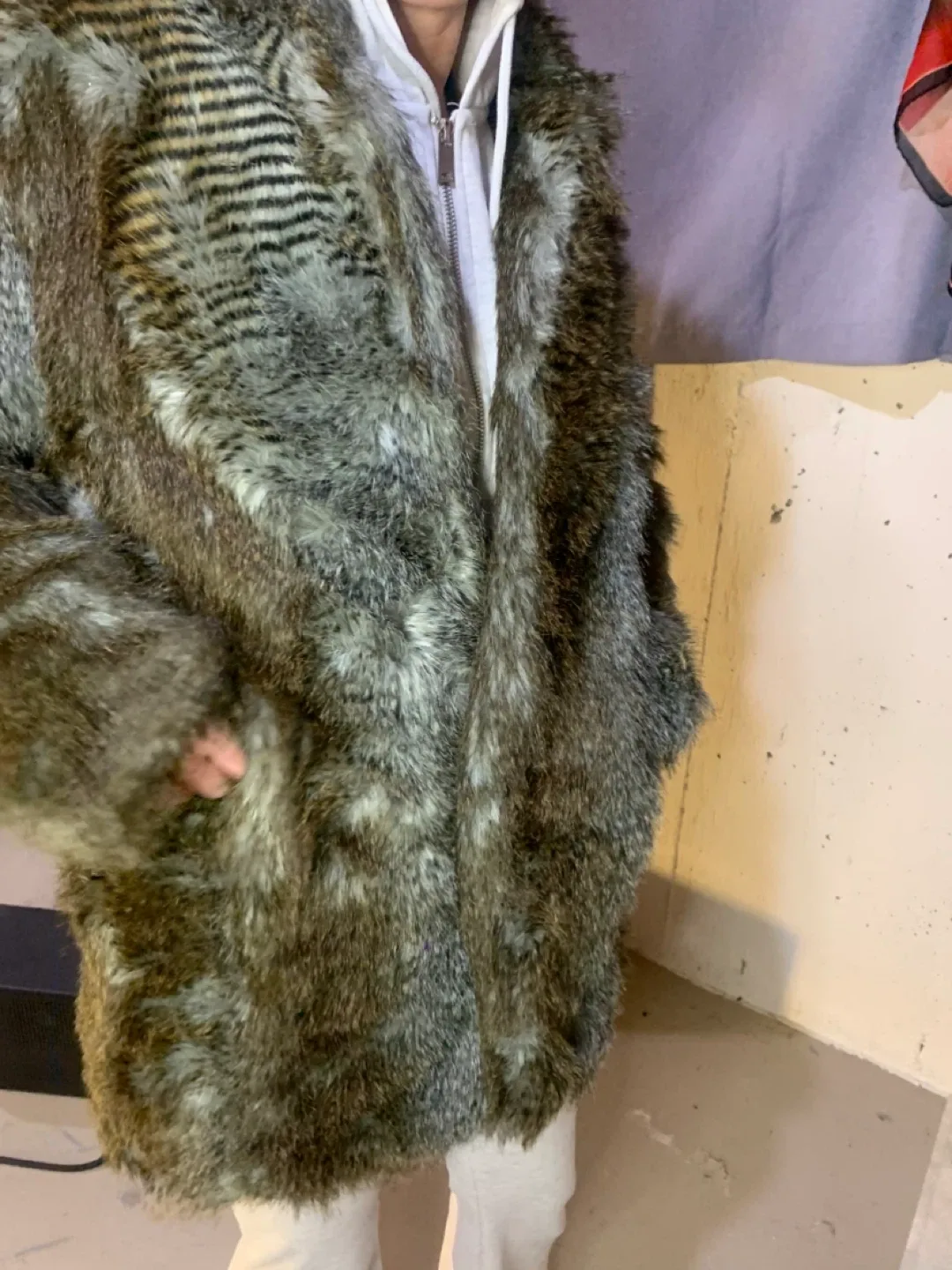 Women’s Faux Fur Coat - small / medium clothing jacket image indicator(3)