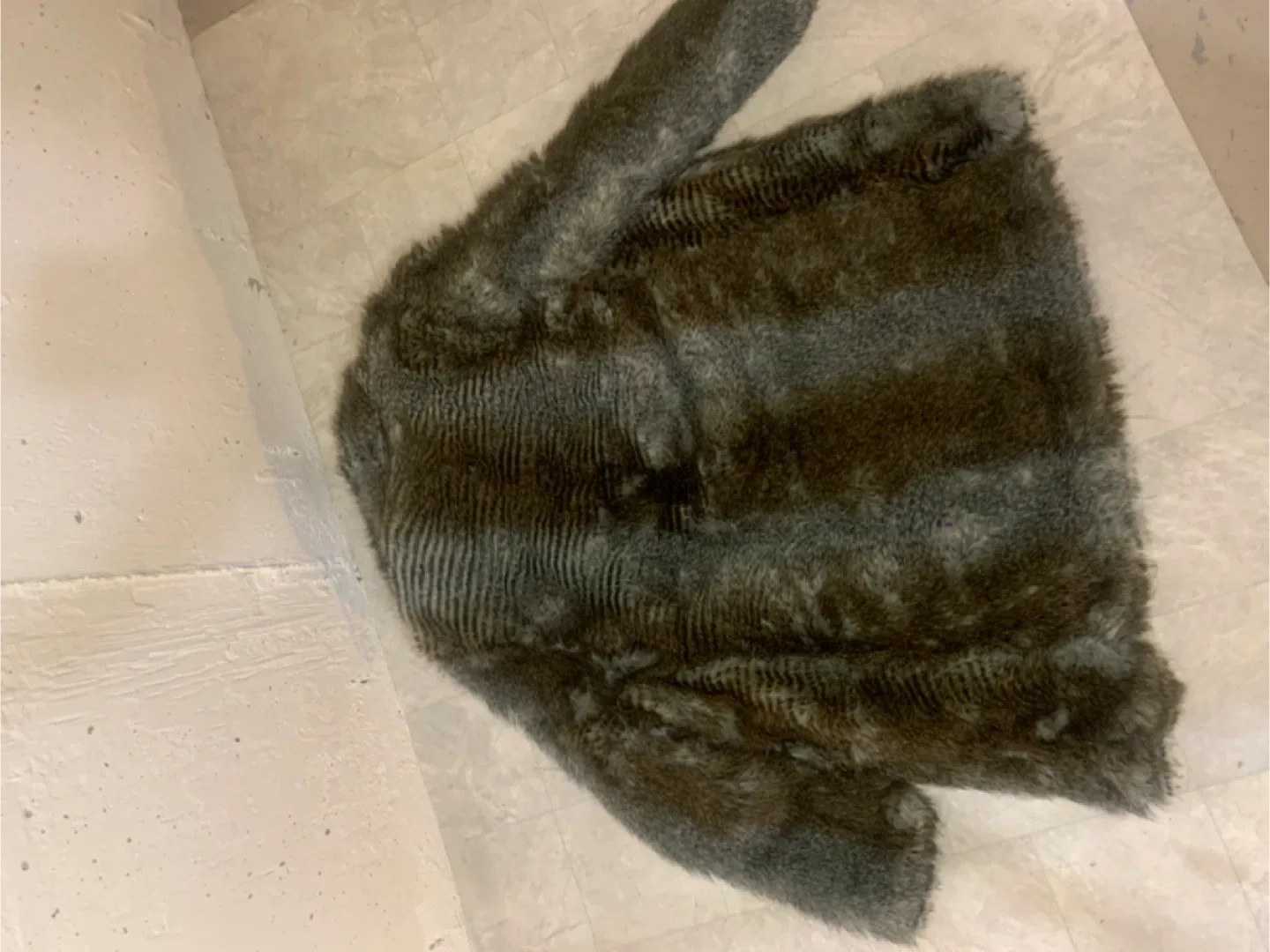 Women’s Faux Fur Coat - small / medium clothing jacket image indicator(9)