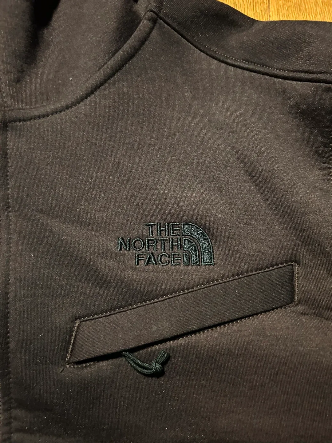 The North Face Hoodie, Size M image indicator(3)