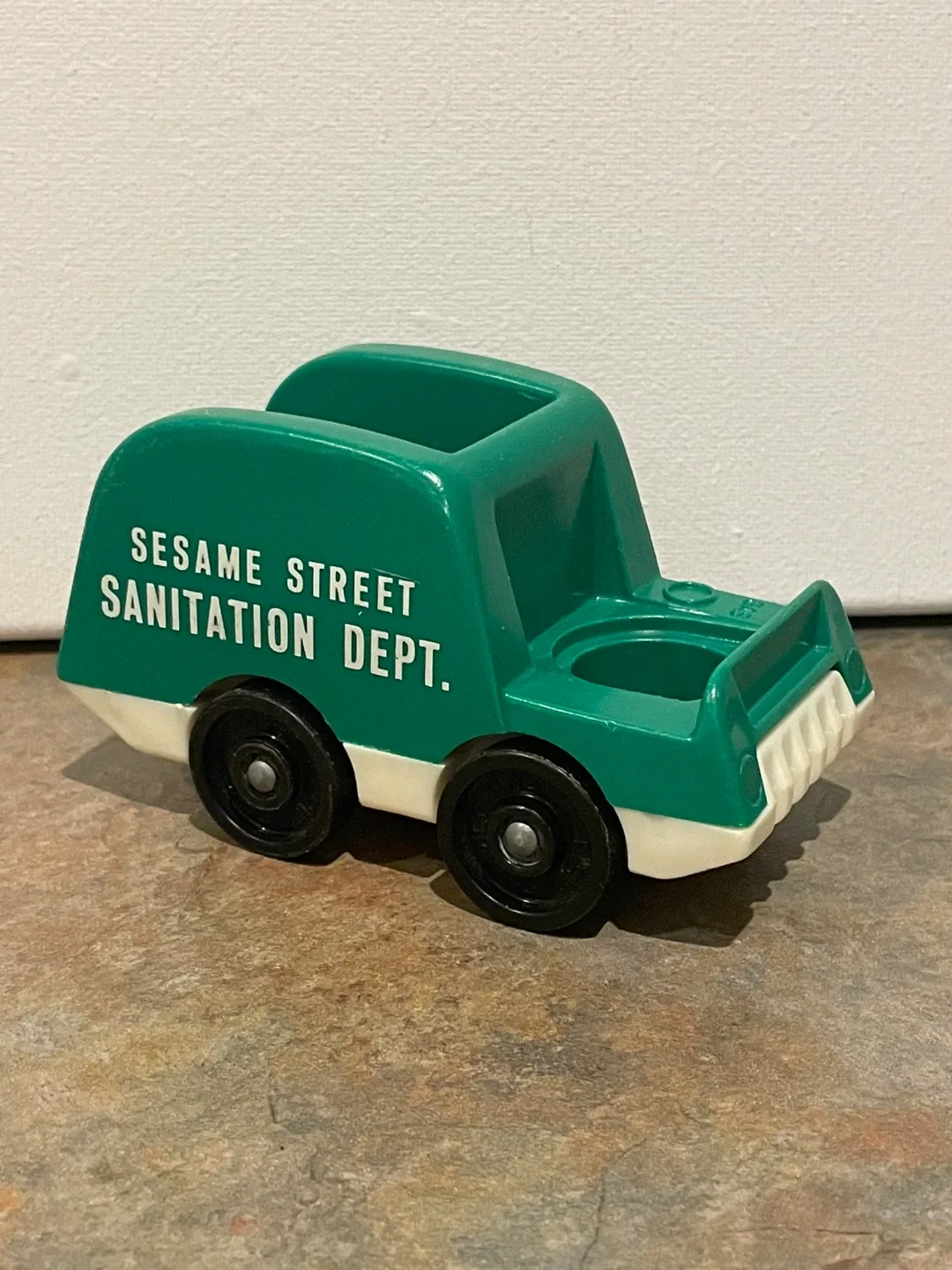 Fisher-Price Sesame Street Sanitation Department Garbage Truck