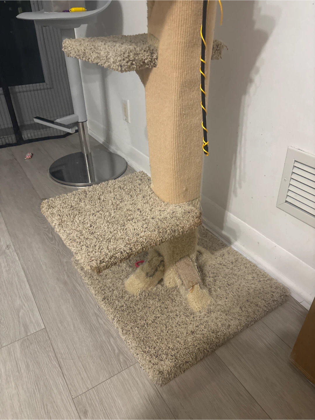 🔔FREE🔔 Cat Tree / scratching post - photo 2