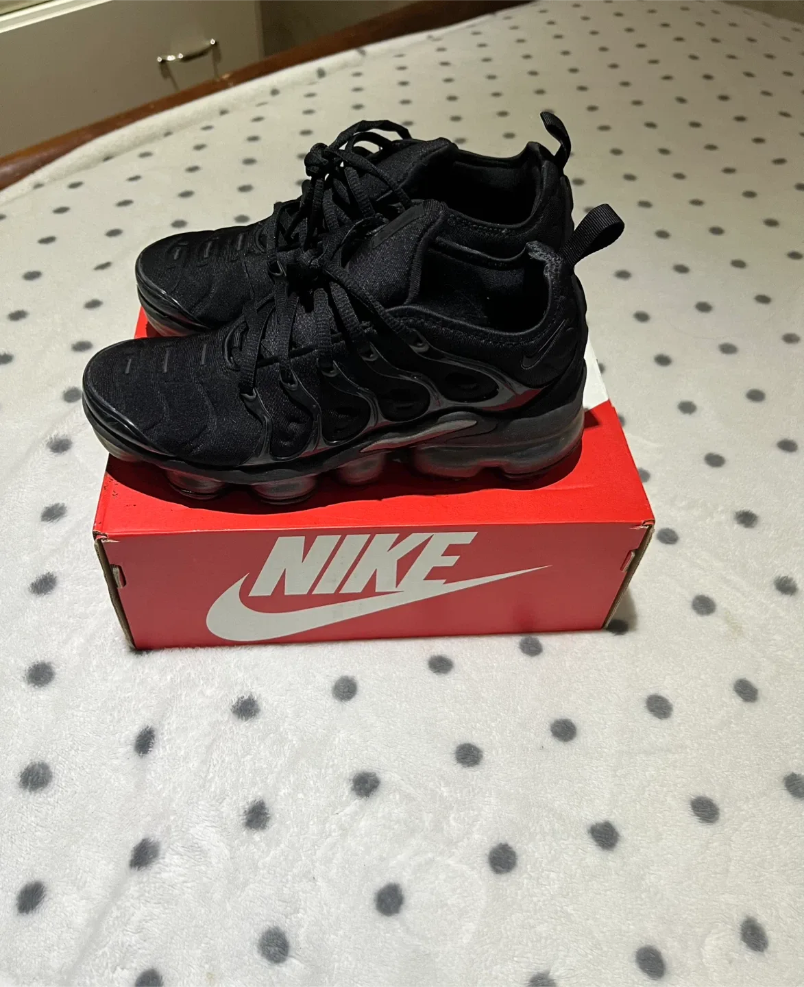 Nike Air VaporMax Plus Triple Black - With Box image indicator(2)